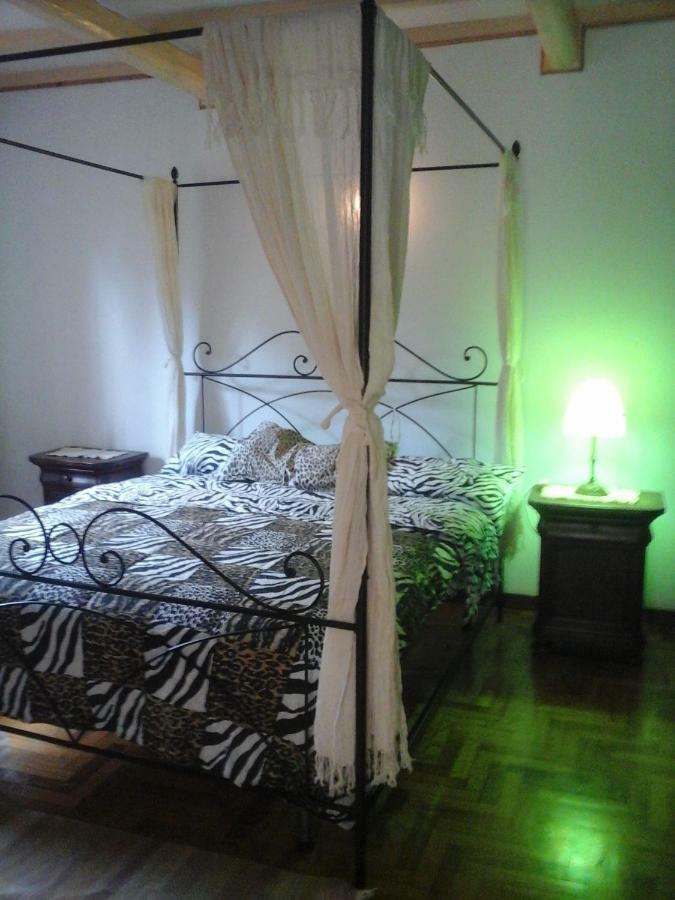 Отель Casa Bindi Triana Экстерьер фото